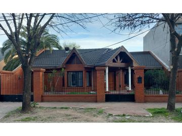Chalet 5 Ambientes - Ituzaingó Norte Oportunidad