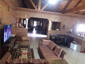 Chalet 5 Ambientes - Ituzaingó Norte Oportunidad