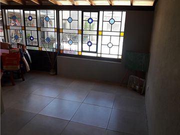 Casa 5 Ambientes- Castelar Sur