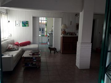 Casa 4 Ambientes - Castelar Sur
