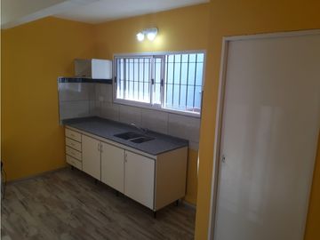 Casa 5 Ambientes en 2 plantas Vende-permuta-Ituzaingo Norte