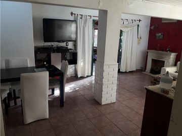 Casa 4 Ambientes -estilo Campo- Castelar Sur