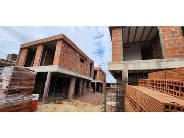 PH Tipo Casa 4 Ambientes a Estrenar -Castelar Sur