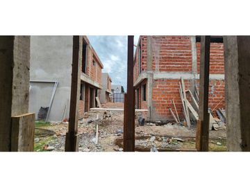 PH Tipo Casa 4 Ambientes a Estrenar -Castelar Sur