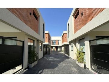 PH Tipo Casa 4 Ambientes a Estrenar -Castelar Sur