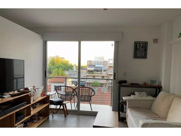 Monoambiente con terraza privada en Castelar Sur a 100 mts de la estacion.