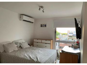 Monoambiente con terraza privada en Castelar Sur a 100 mts de la estacion.