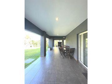 Casa 4 Ambientes en venta en Altos del Sol-Oportunidad-Permuta