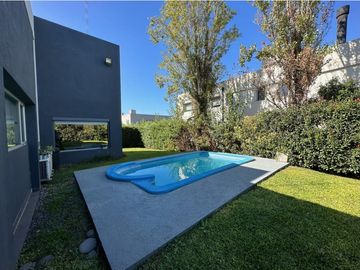 Casa 4 Ambientes en venta en Altos del Sol-Oportunidad-Permuta