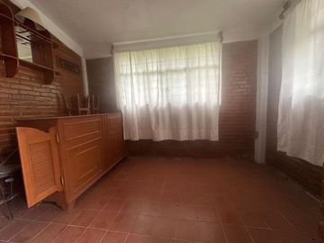 CASA CON AMPLIO TERRENO Y ARBOLES FRUTALES EN SAN MATEO TEZOQUIPAN