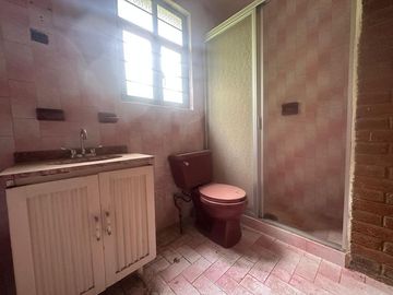 CASA CON AMPLIO TERRENO Y ARBOLES FRUTALES EN SAN MATEO TEZOQUIPAN