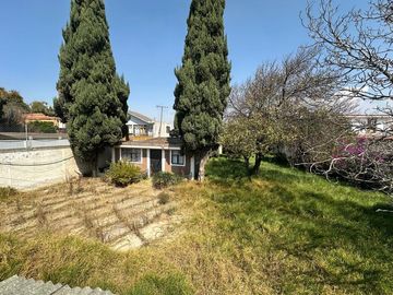 CASA CON AMPLIO TERRENO Y ARBOLES FRUTALES EN SAN MATEO TEZOQUIPAN