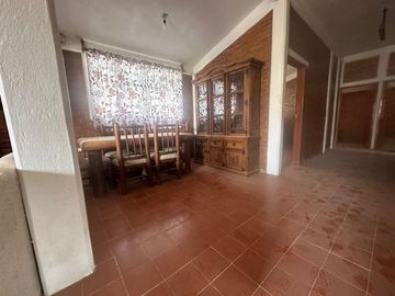 CASA CON AMPLIO TERRENO Y ARBOLES FRUTALES EN SAN MATEO TEZOQUIPAN