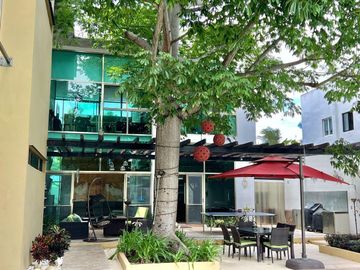 CASA EN VENTA EN CANCUN CON ALBERCA Y PANELES EN RESIDENCIAL