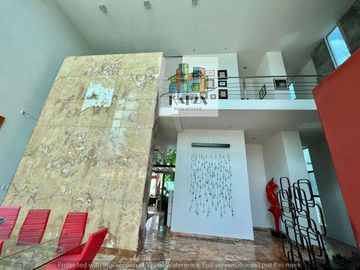CASA EN VENTA EN CANCUN CON ALBERCA Y PANELES EN RESIDENCIAL