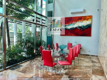 CASA EN VENTA EN CANCUN CON ALBERCA Y PANELES EN RESIDENCIAL