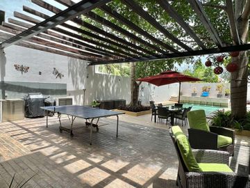 CASA EN VENTA EN CANCUN CON ALBERCA Y PANELES EN RESIDENCIAL