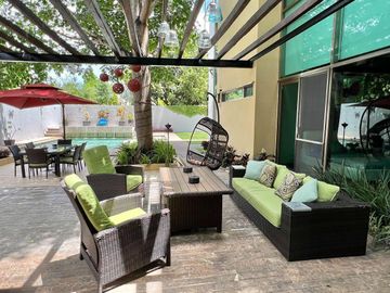 CASA EN VENTA EN CANCUN CON ALBERCA Y PANELES EN RESIDENCIAL
