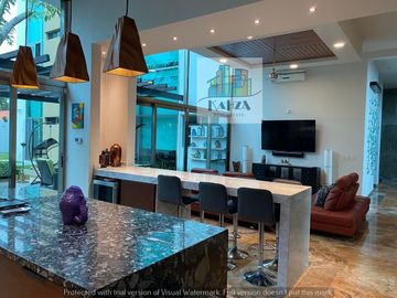 CASA EN VENTA EN CANCUN CON ALBERCA Y PANELES EN RESIDENCIAL