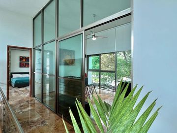 CASA EN VENTA EN CANCUN CON ALBERCA Y PANELES EN RESIDENCIAL