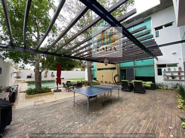 CASA EN VENTA EN CANCUN CON ALBERCA Y PANELES EN RESIDENCIAL