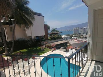 Casa sola en Venta en fraccionamiento De Lujo Joyas de Brisamar ACAPULCO