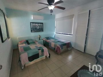 Casa sola en Venta en fraccionamiento De Lujo Joyas de Brisamar ACAPULCO