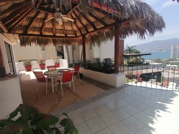 Casa sola en Venta en fraccionamiento De Lujo Joyas de Brisamar ACAPULCO