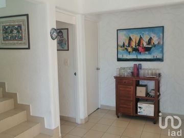Casa sola en Venta en fraccionamiento De Lujo Joyas de Brisamar ACAPULCO