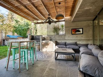 Moderna y espectacular casa en Condominio Los Almendros