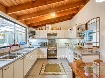 Espectacular Casa en Exclusivo Condominio Los Almendros