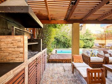 Excelente casa tres pisos dentro de condominio