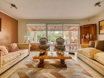 Excelente casa tres pisos dentro de condominio
