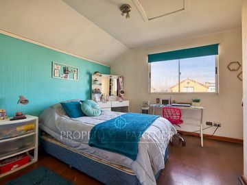 Excelente casa tres pisos dentro de condominio