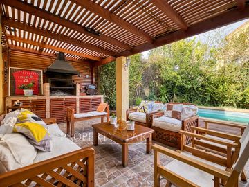 Excelente casa tres pisos dentro de condominio