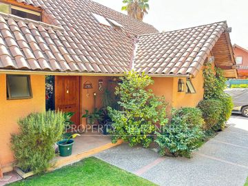 Encantadora casa en condominio más exclusivo del Carmen de Huechuraba