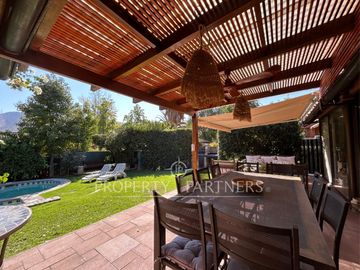 Encantadora casa en condominio más exclusivo del Carmen de Huechuraba