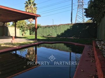 Casa en completa remodelación en exclusivo condominio de El Carmen de Huechuraba