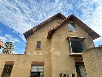 Casa en completa remodelación en exclusivo condominio de El Carmen de Huechuraba
