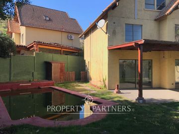 Casa en completa remodelación en exclusivo condominio de El Carmen de Huechuraba
