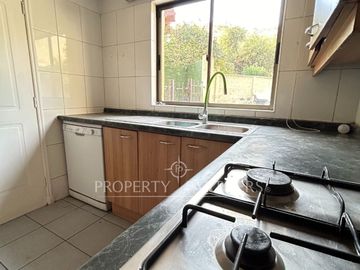 Casa en completa remodelación en exclusivo condominio de El Carmen de Huechuraba