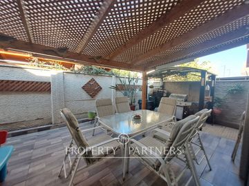 Excelente y acogedora casa remodelada