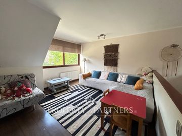 Espectacular casa en exclusivo condominio de Camino Los Fresnos GRAN OPORTUNIDAD !