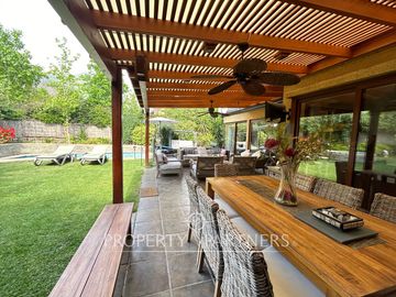 Espectacular casa en exclusivo condominio de Camino Los Fresnos GRAN OPORTUNIDAD !