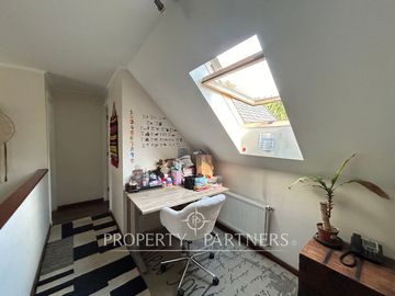 Espectacular casa en exclusivo condominio de Camino Los Fresnos GRAN OPORTUNIDAD !