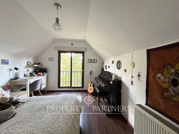 Espectacular casa en exclusivo condominio de Camino Los Fresnos GRAN OPORTUNIDAD !