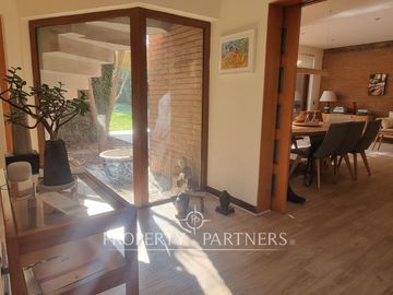 Espectacular y acogedora casa en exclusivo Condominio Los Almendros