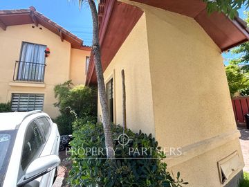 Impecable y acogedora casa de 4 dormitorios en condominio a pasos de Colegio San Francisco Javier
