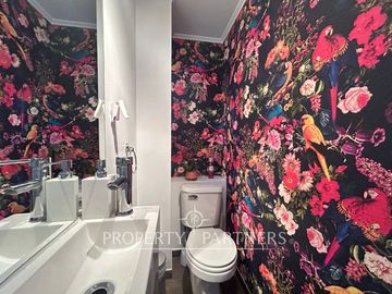 Impecable y acogedora casa de 4 dormitorios en condominio a pasos de Colegio San Francisco Javier