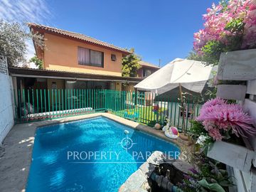 Impecable y acogedora casa de 4 dormitorios en condominio a pasos de Colegio San Francisco Javier